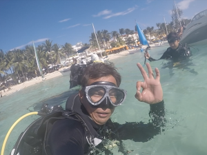 Aqualife Divers Academy House Reef Dive Against Debris Jon Jon Suarez December 2017 3