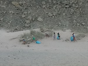 3 Pools to the Caves Beach Clean Up