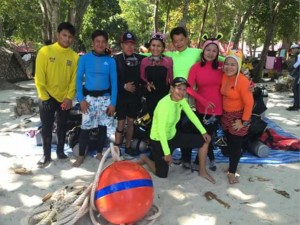 Cleaning project & Tie a buoy at similan