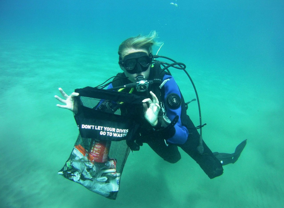 Photo Dive Against Debris - Crest Dive Centre