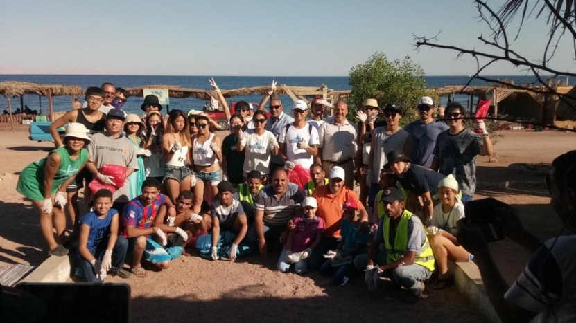 We regularly contribute to responsible underwater and coastal clean up.