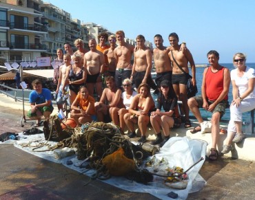 Bubbles Dive Centre Removes 200 kilos of Marine Debris