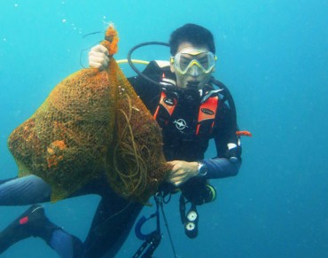 Underwater Clean-up Highlights Marine Threat