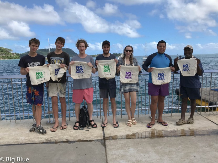Divers with their new eco bags