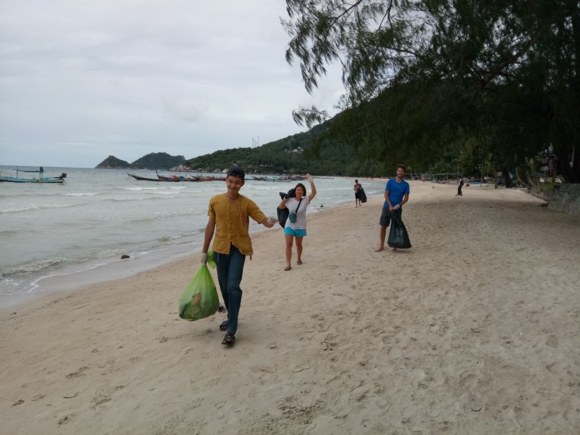 Let's clean our beautiful beach