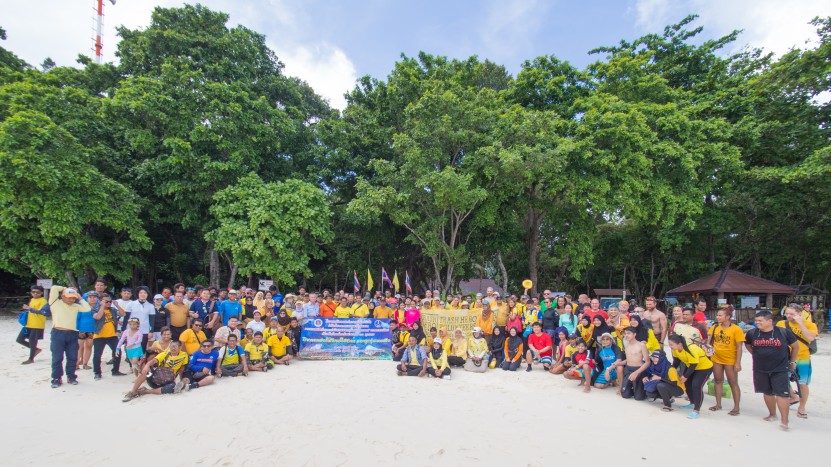Koh Rok Cleanup Team 2018