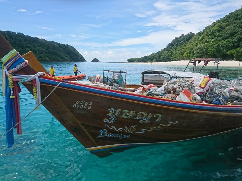 Beach Clean up in Koh Rok