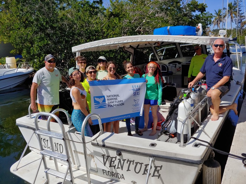 Clean up crew for dive against debris