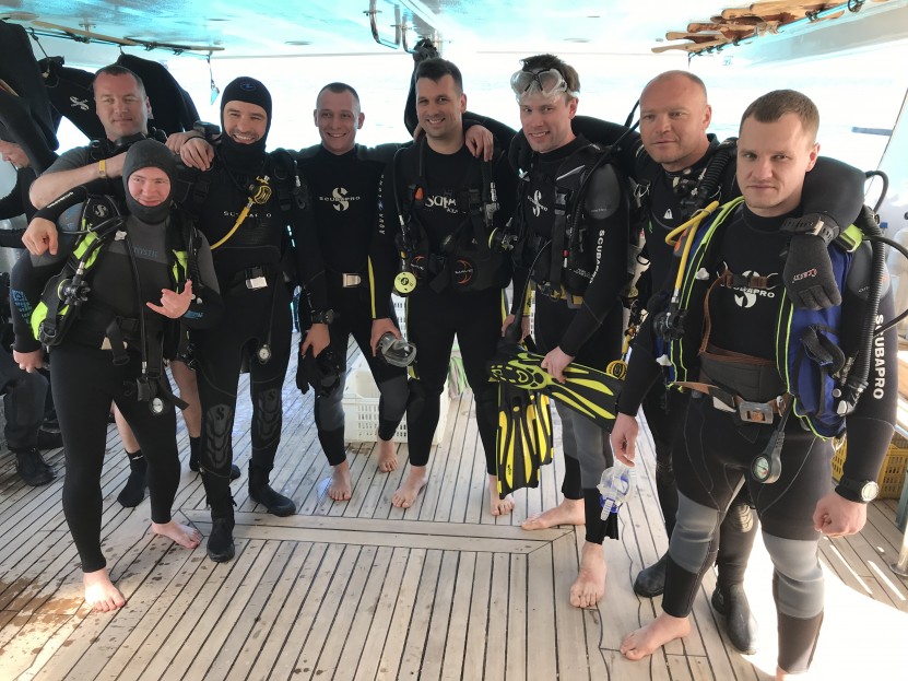 S 24473 scuba diving team conducted a Dive Against Debris course